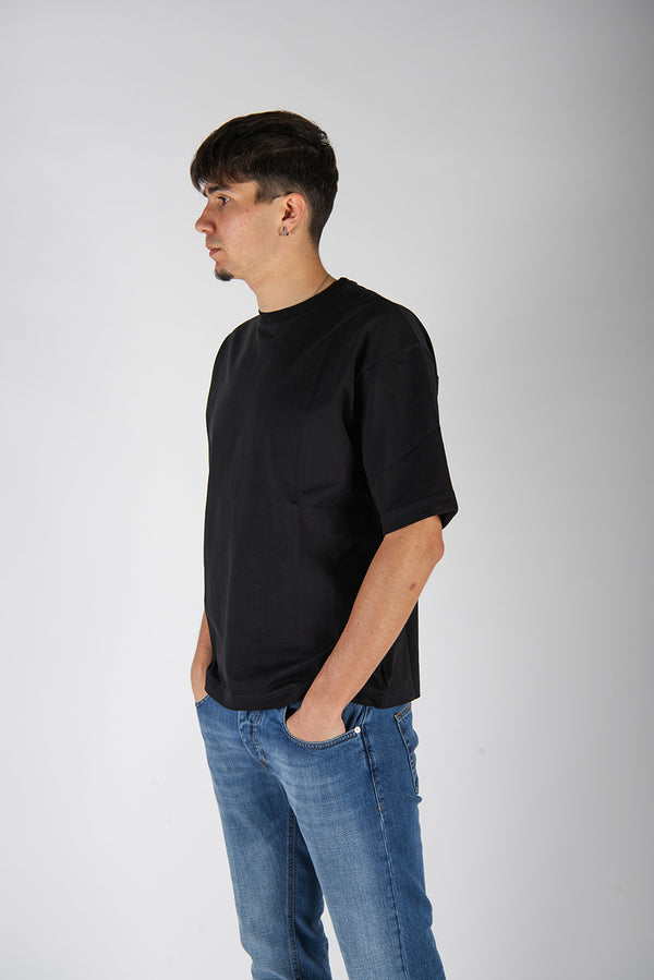 t-shirt OVER nero