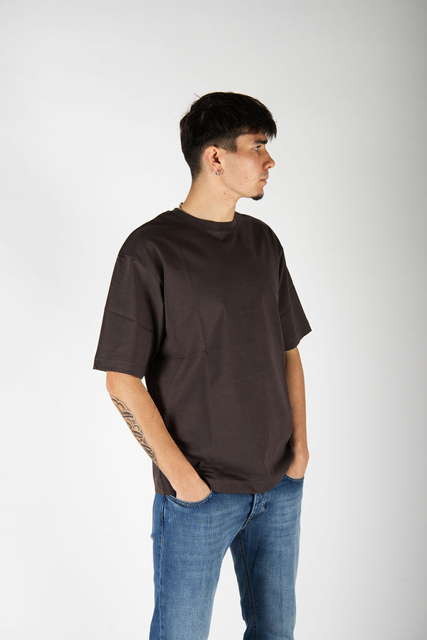 t-shirt OVER marrone