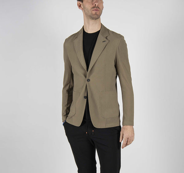 OUTFIT 4