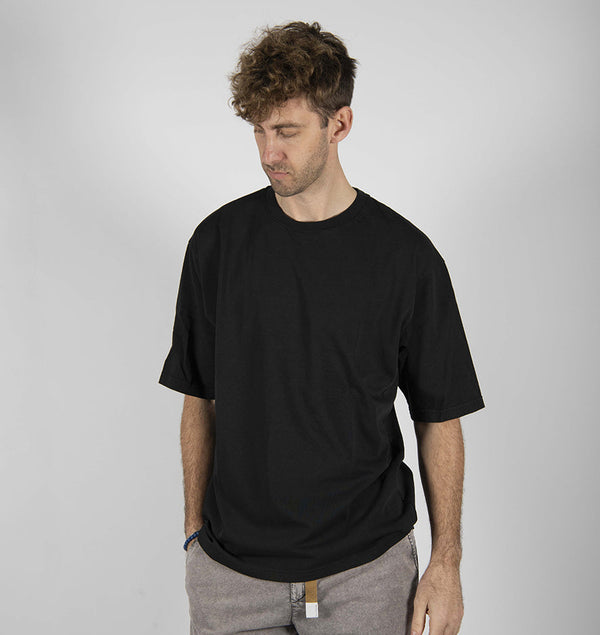t-shirt OVER nero