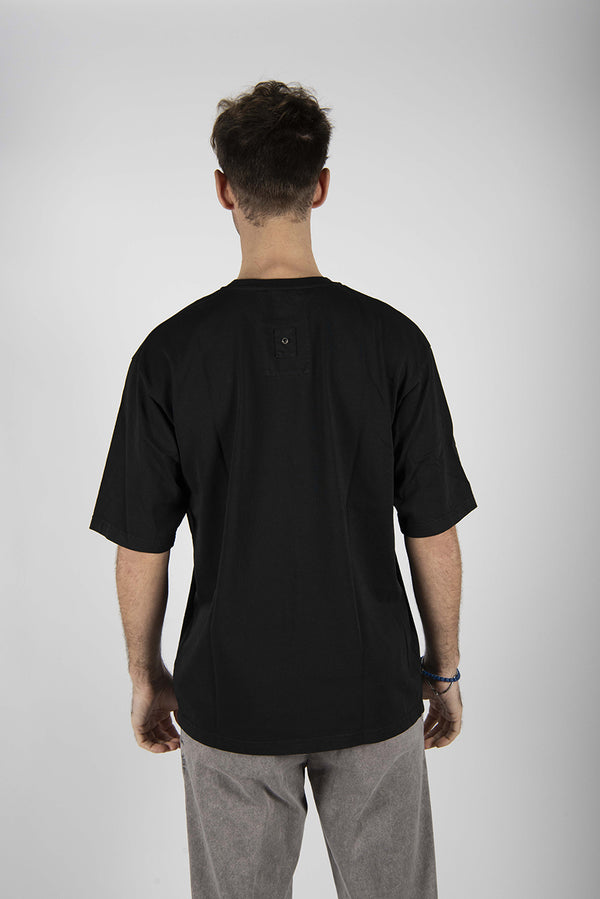 t-shirt OVER nero