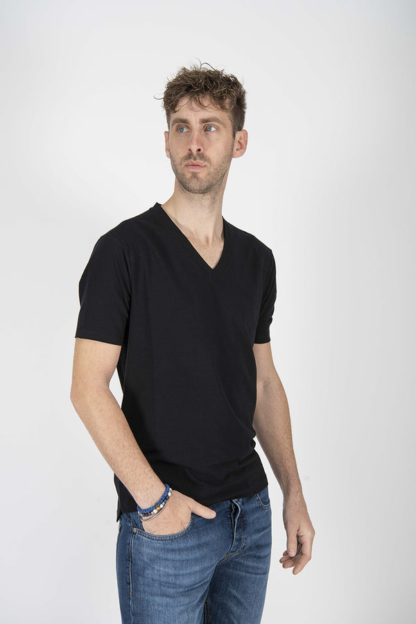 t-shirt TAGLIO V nero